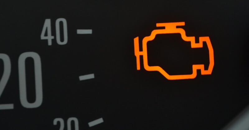 Autó hidegben hibajelet világít?